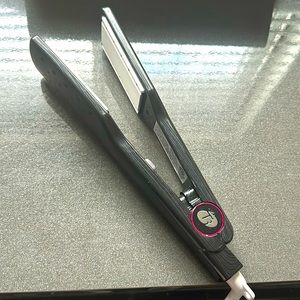 T3 Mane Tamer Unruly Hair Straightening Flat Iron Black - hard to find